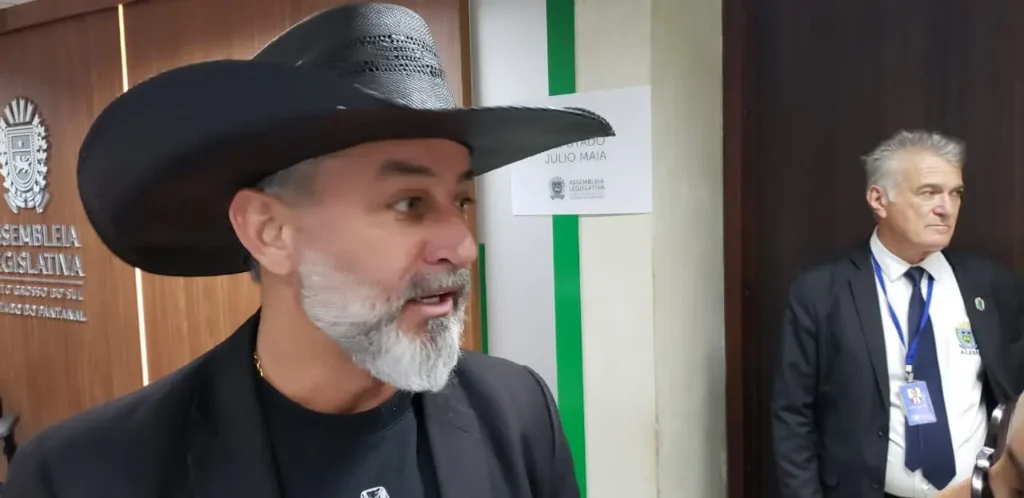 Na Alems, Juliano Ferro reforça apoio a Vander Loubet
