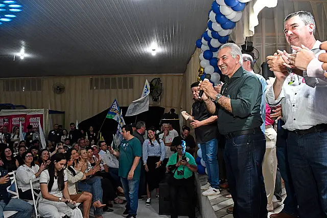 Reinaldo e Riedel fazem campanha em Dourados
